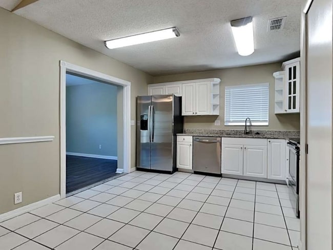 Building Photo - 1290 Tuxford Dr