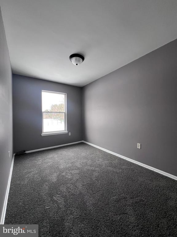 Foto del edificio - 120 Hopkins Ct