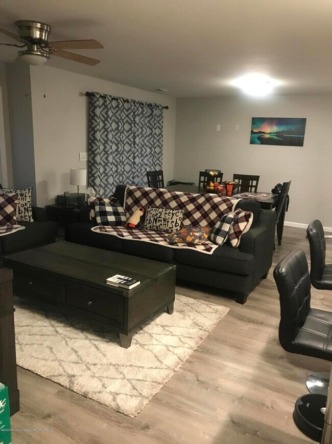 Foto del edificio - 403 Brookview Ct