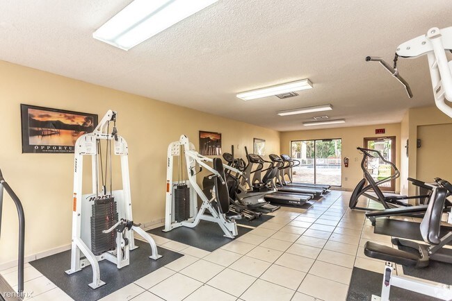 Foto del edificio - 2 br, 2 bath  - 1339 W 49th Pl