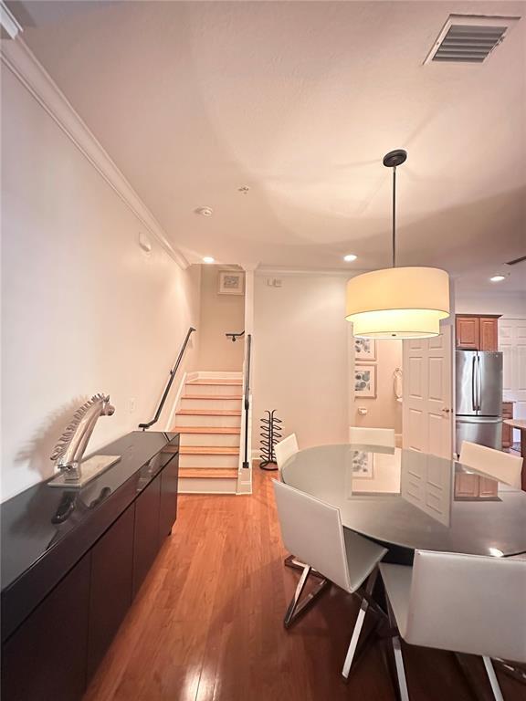 Building Photo - 2303 Kensington Gdns Ln
