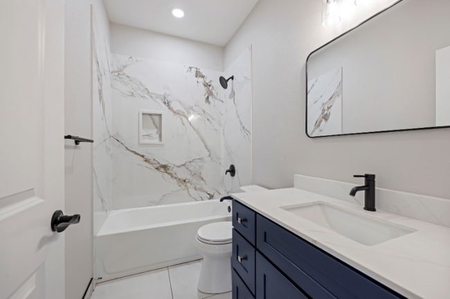 Building Photo - 619 S Sacramento St