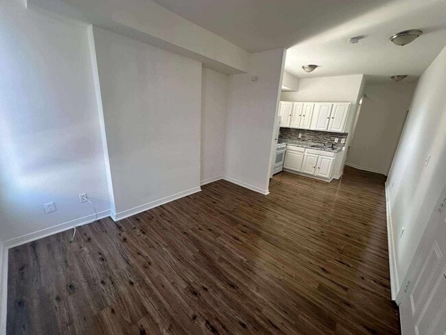 Photo - 2412 Huron St Apartment