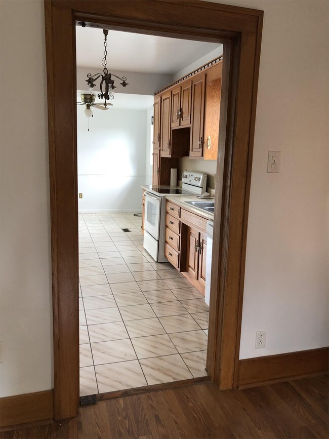 Foto del edificio - 1202 Hillcrest Dr