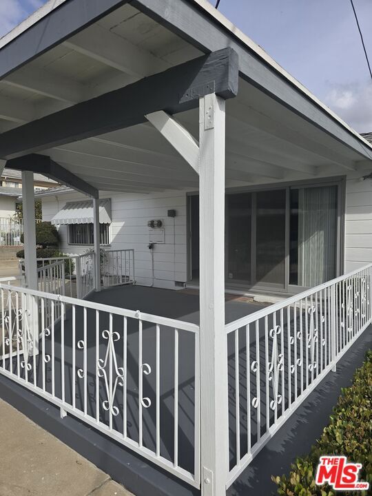 Foto del edificio - 6243 S Fairfax Ave