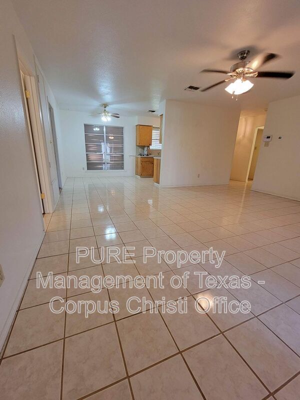 Building Photo - 741 Briston St