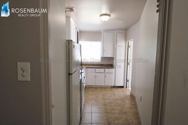 Building Photo - 2925 N 19th Ave