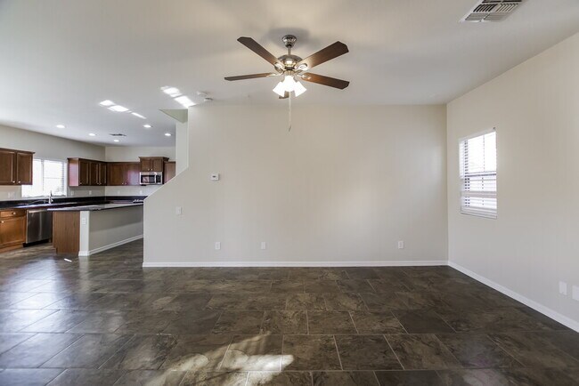 Foto del edificio - 26717 N Babbling Brook Dr