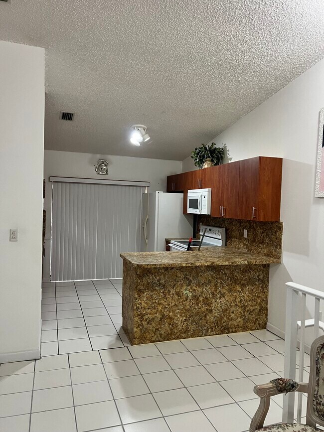Building Photo - 7702 W 29th Way