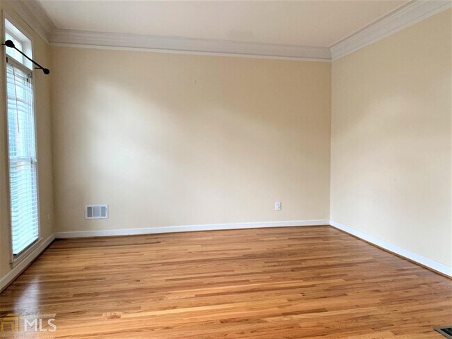 Foto del edificio - 1070 Montclair Way