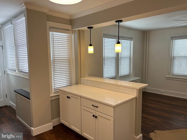 Building Photo - 1407 Delaware Ave