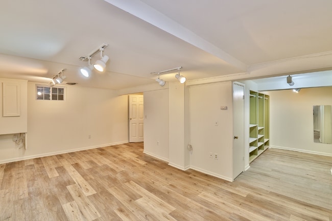 Photo - Spacious, Accessible Downtown Silver Spring Townhome!!.... Renovated Kitchen, Finished Basement, ...