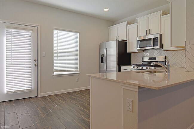Building Photo - 3 br, 2.5 bath House - 241 Duck Creek Trail