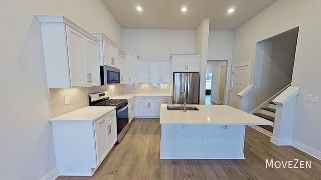 Photo - 210 Woodhouse Wy