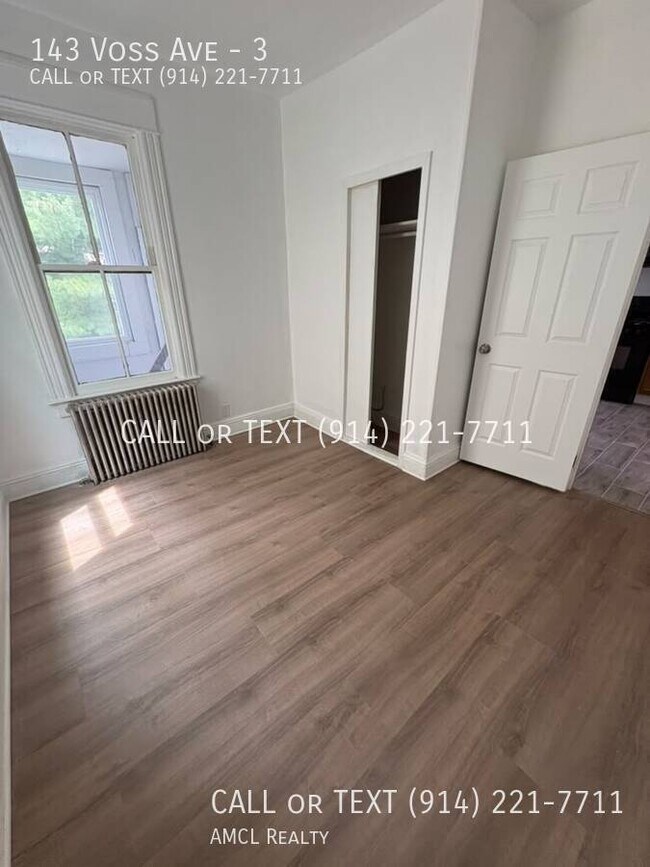 Building Photo - 143 Voss Ave