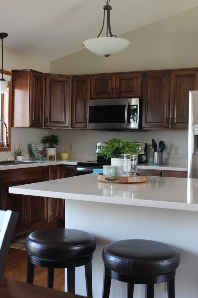 Foto del edificio - 432 43rd Ave NW