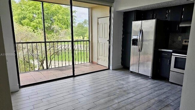 Foto del edificio - 8075 SW 107th Ave