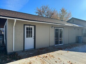 Building Photo - 2236 Burlington Ave