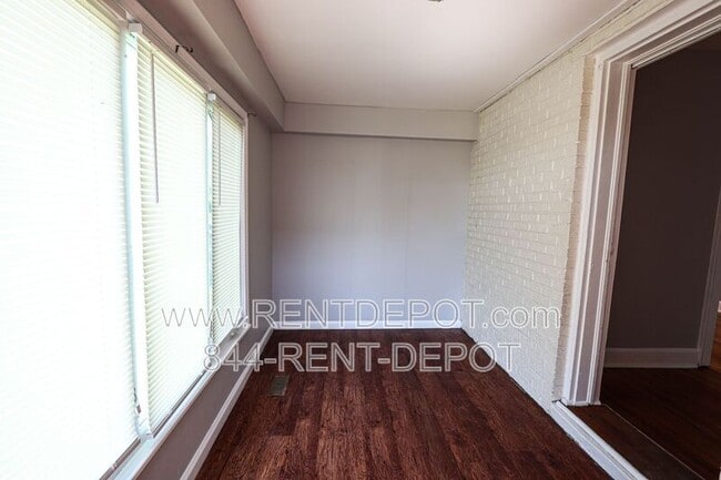 Building Photo - 1570 E Morgan Ave