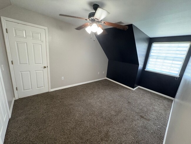 Building Photo - Charming 3/2 Mt Dora w/ Enclosed Backyard ...