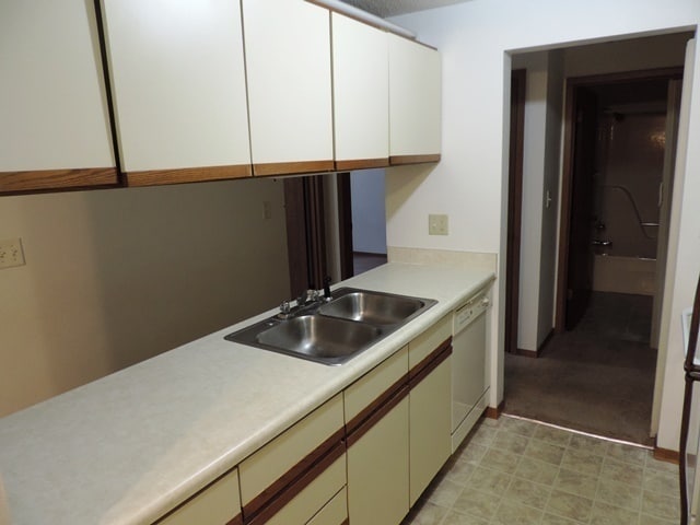 Foto del edificio - $1,095 | 2 Bedroom, 1 Bathroom Apartment | Cat Friendly* | Available for August 1st, 2026 Move In!