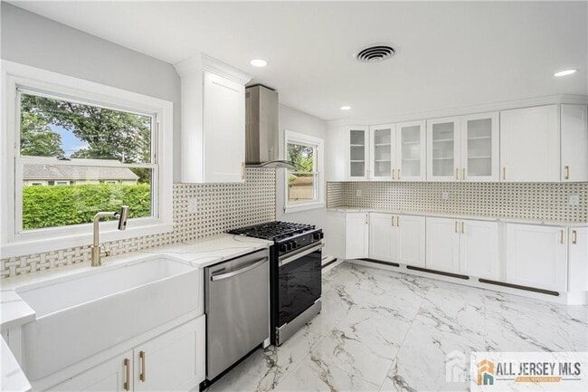 Foto del edificio - 366 Mulier Ave