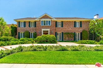 Building Photo - 721 N Linden Dr