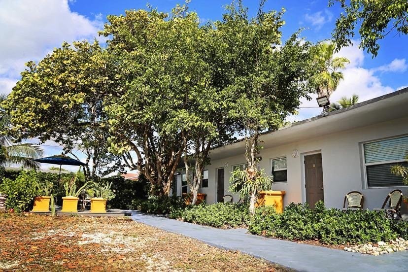 Photo - 5403 Pembroke Rd (Hollywood, FL)