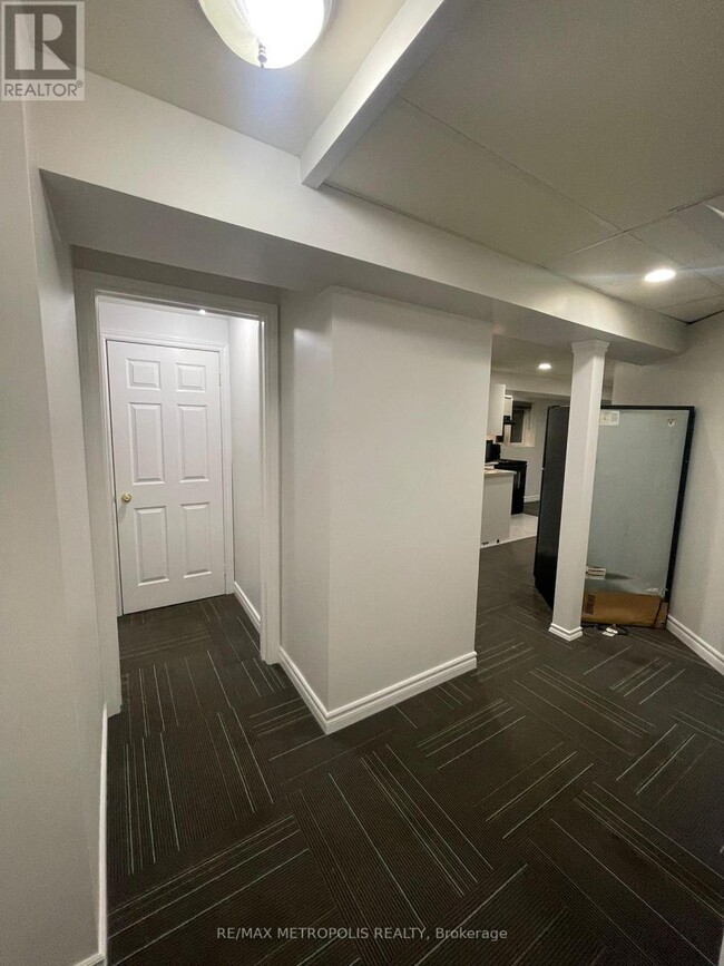 Building Photo - 58 Whitefoot Crescent