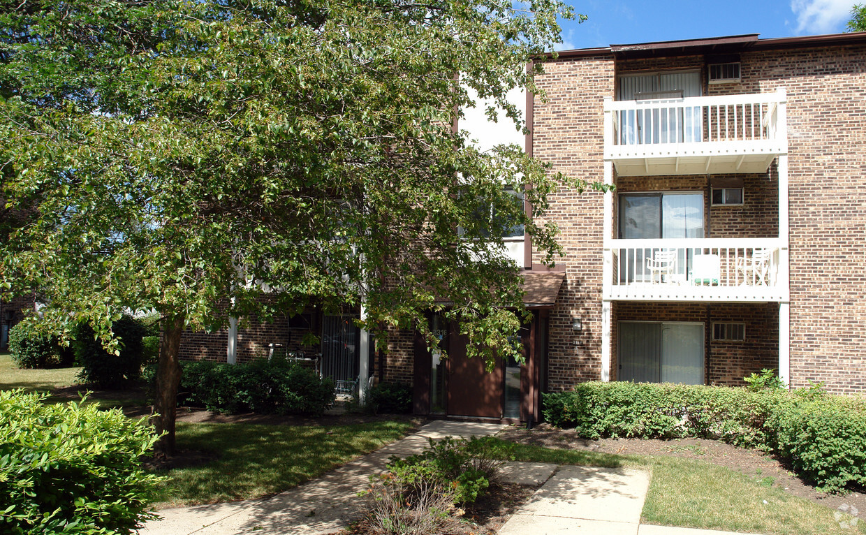 Primary Photo - 2316 W Nichols Rd