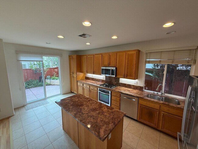 Foto del edificio - 12565 Carmel Canyon Rd