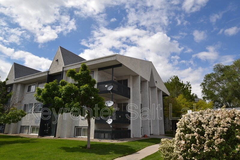 Foto principal - 233 E Hill Avenue