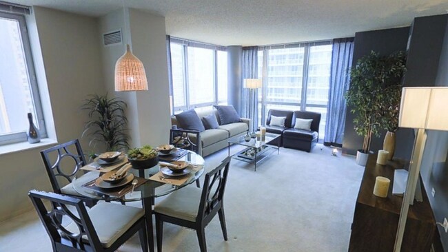 Foto del edificio - 360 East South Water Street