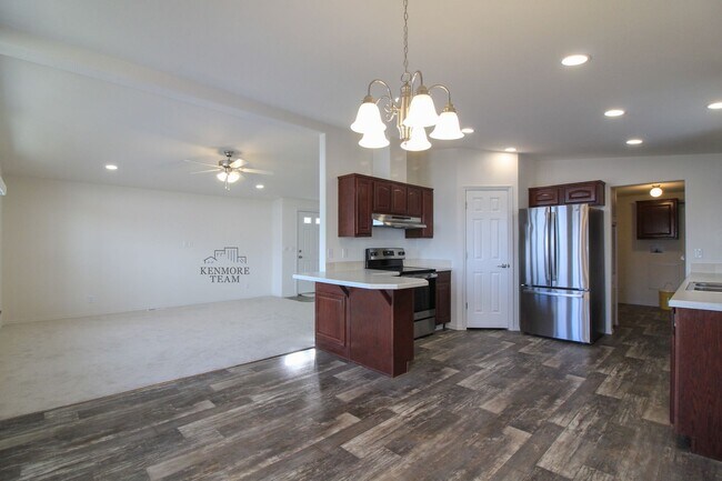 Foto del edificio - 1214 N Morain Loop