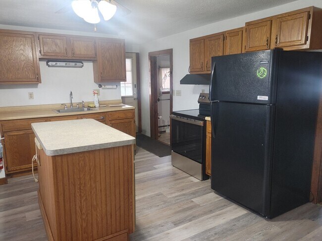 Building Photo - 65 East St