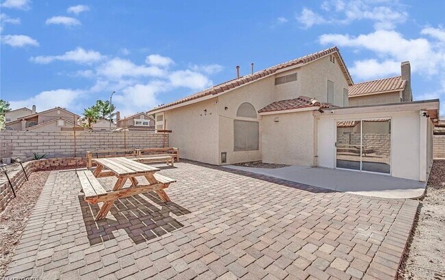 Building Photo - 5620 Indian Ridge Dr