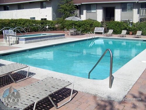 Foto del edificio - 655 Hilltop Dr