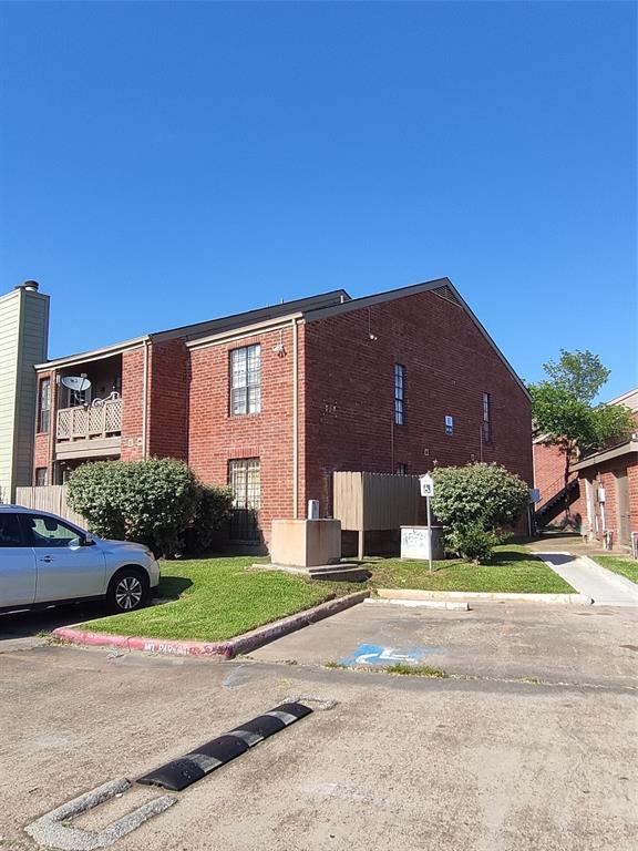 Building Photo - 12500 Sandpiper Dr