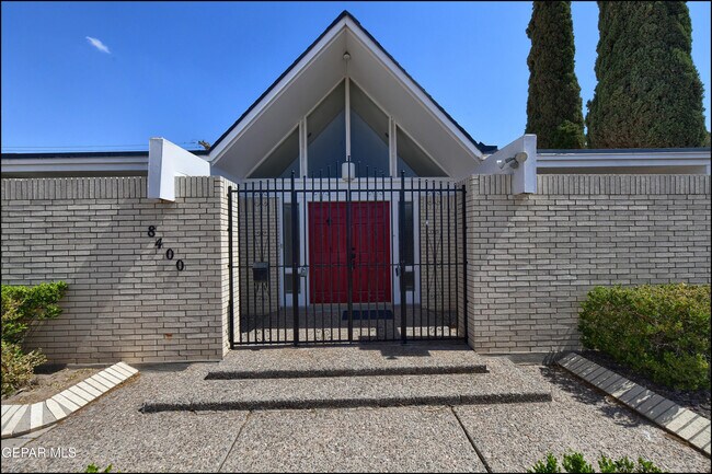 Building Photo - 8400 Parkland Dr