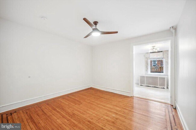 Building Photo - 708 Clymer St