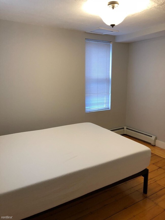 Building Photo - 63 Mozart St