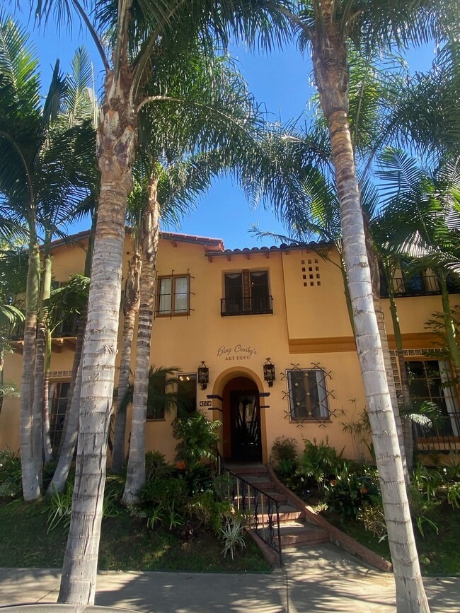 Building Photo - 360 Cloverdale Ave