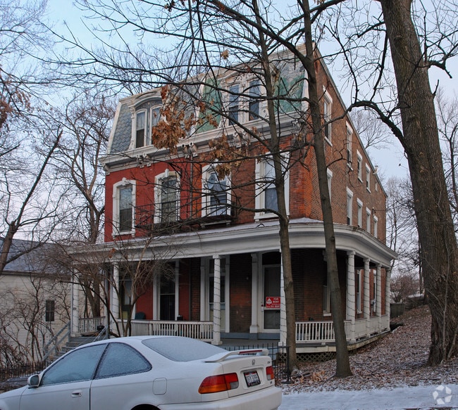 122-124 Parker St - 412-422 Emma St