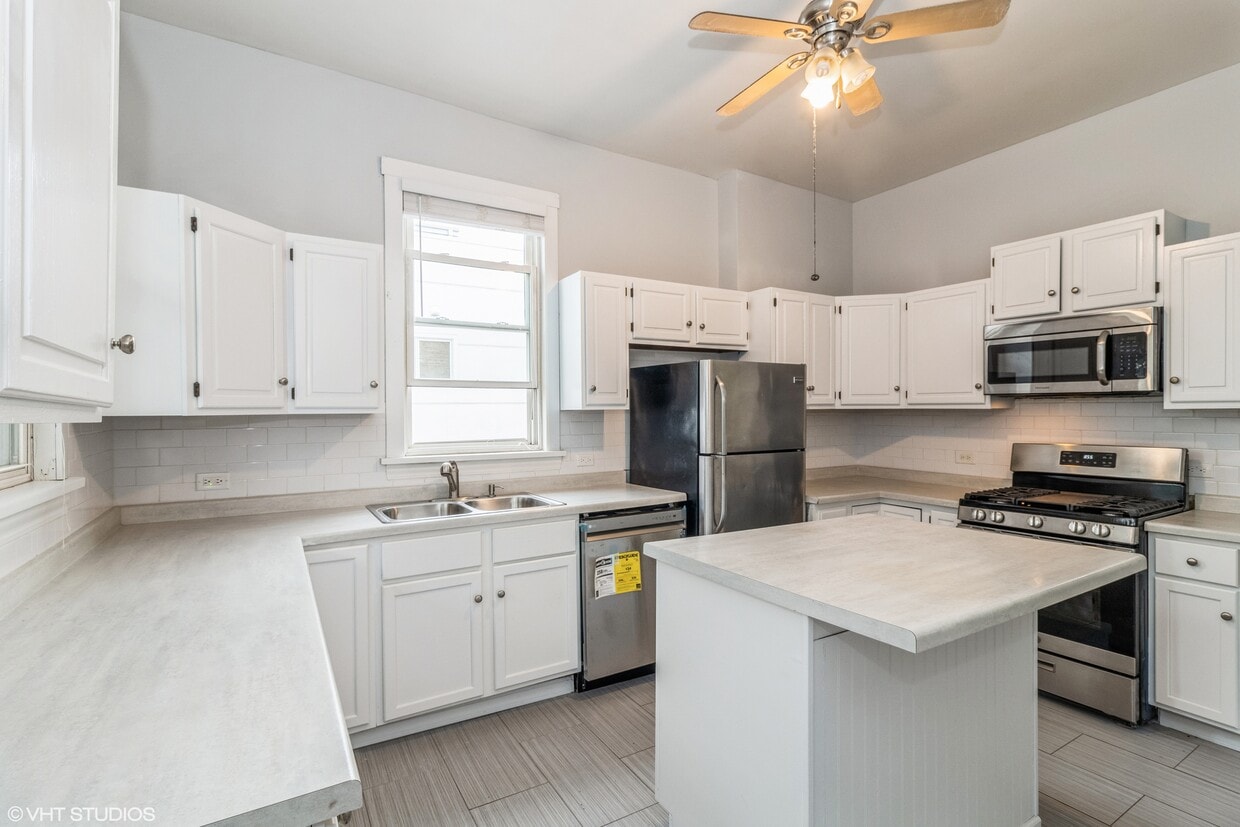 Large Kitchen - 1729 N Campbell Ave