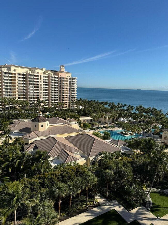 Foto del edificio - 799 Crandon Blvd