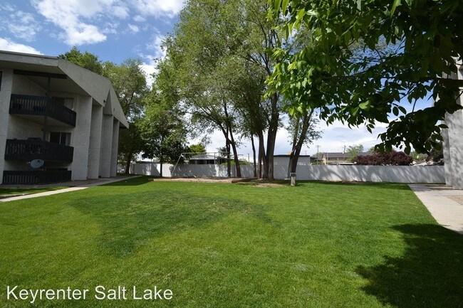 Foto del edificio - 3 br, 2 bath House - 233 E Hill Avenue #3