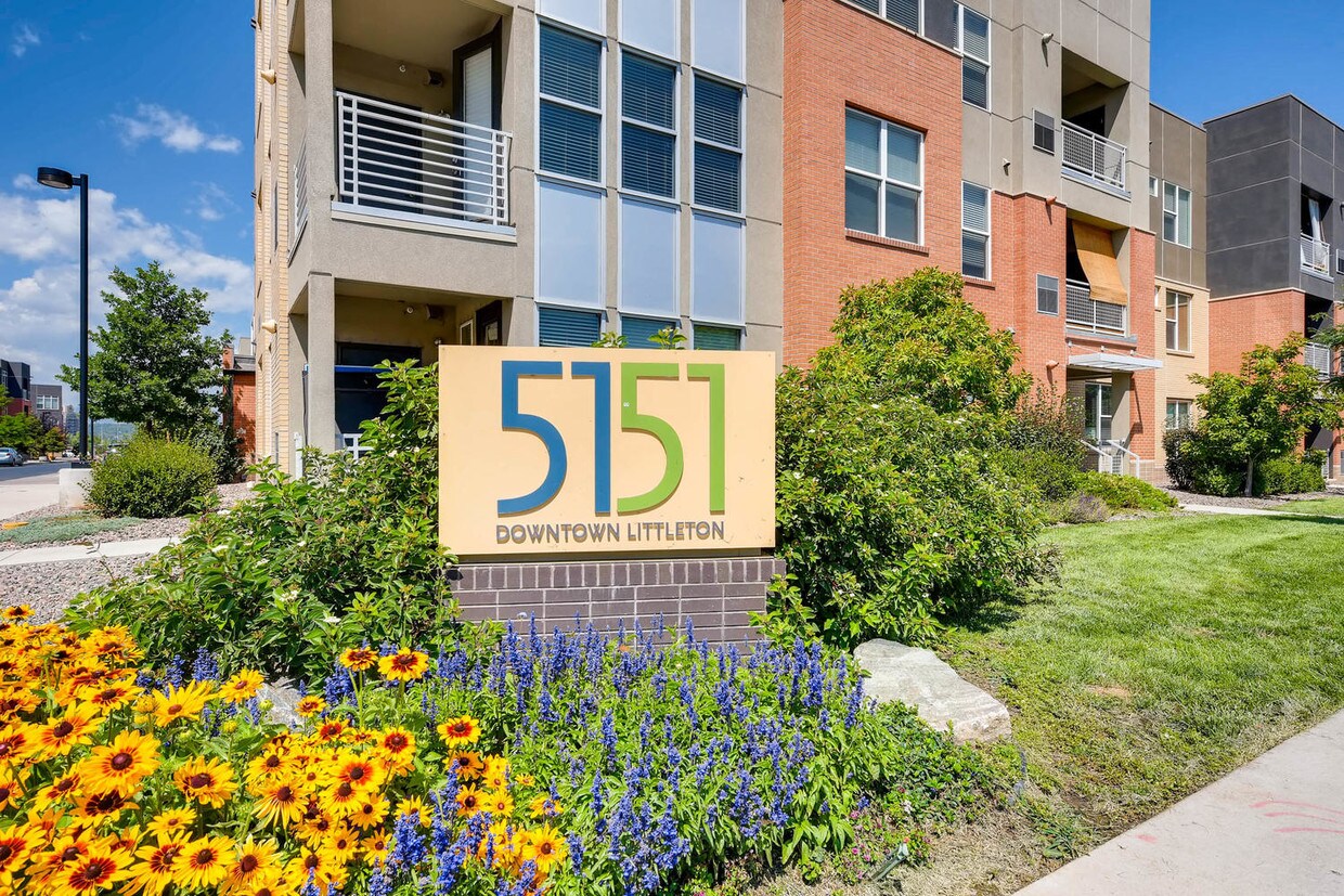 5151 Downtown Littleton Apartments Littleton, CO