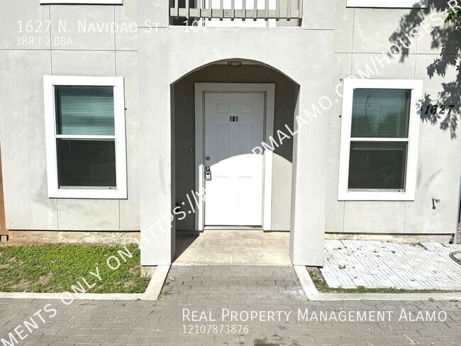 Building Photo - 1627 N Navidad St