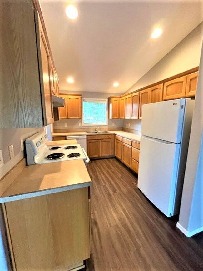 Foto del edificio - Beautiful 4BR/2BA Single-Level Home in Heart of McMinnville