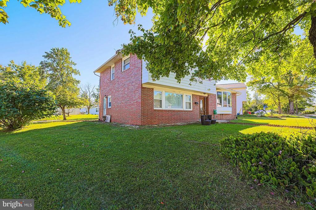 Foto principal - 6820 Cherokee Dr